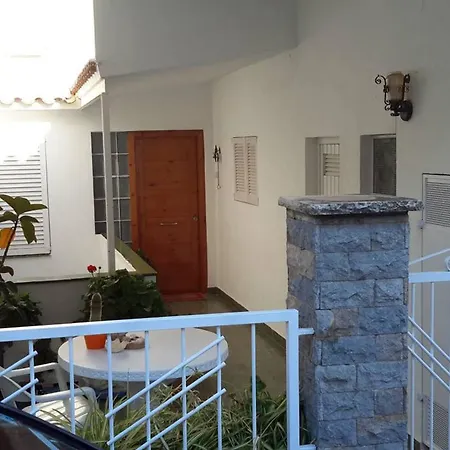House With 3 Bedrooms In Salionc, With Wonderful Sea View And Furnishe Apartment